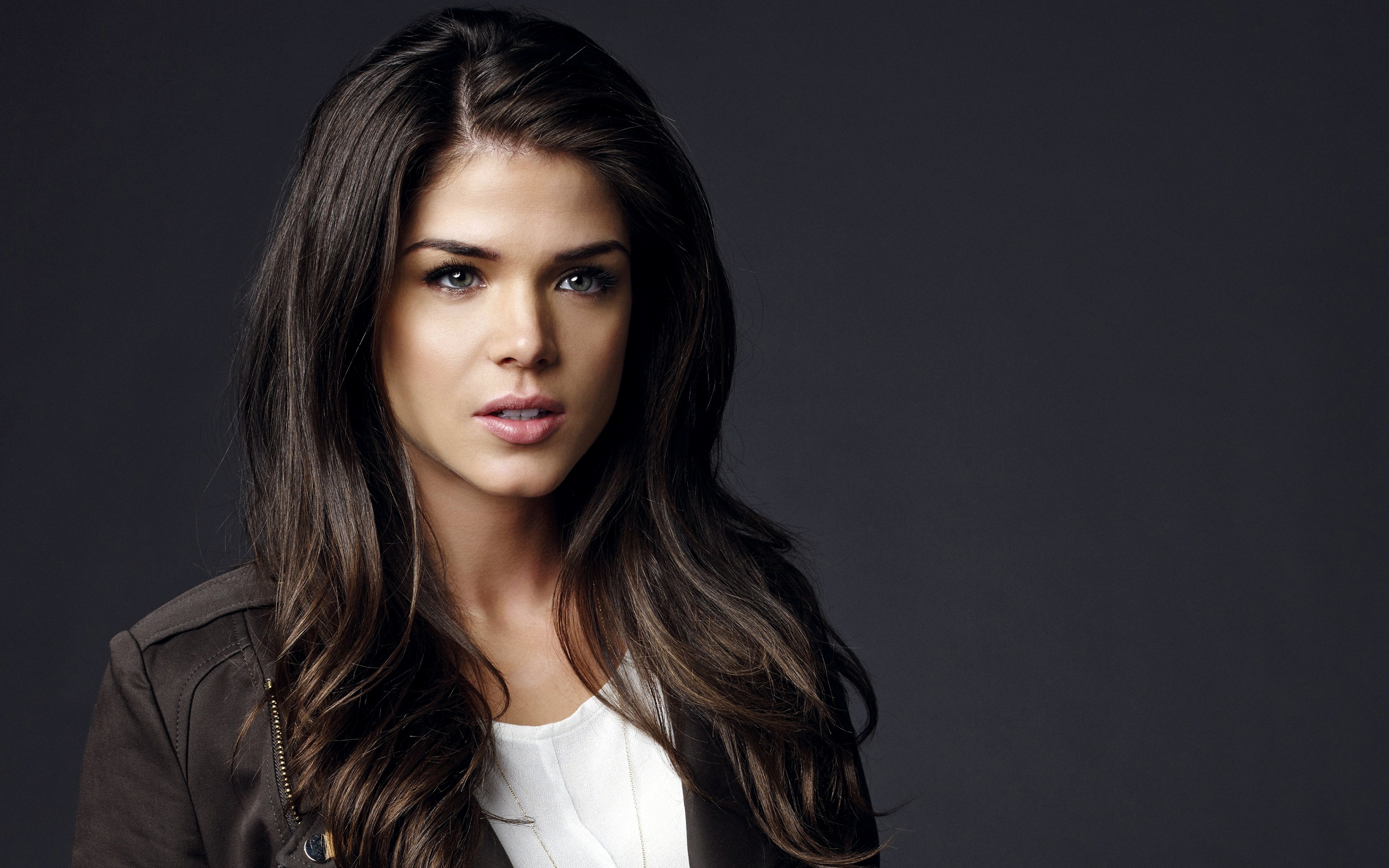 Marie Avgeropoulos Brunette Actress Photoshoot Girl 100072 3840x2400
